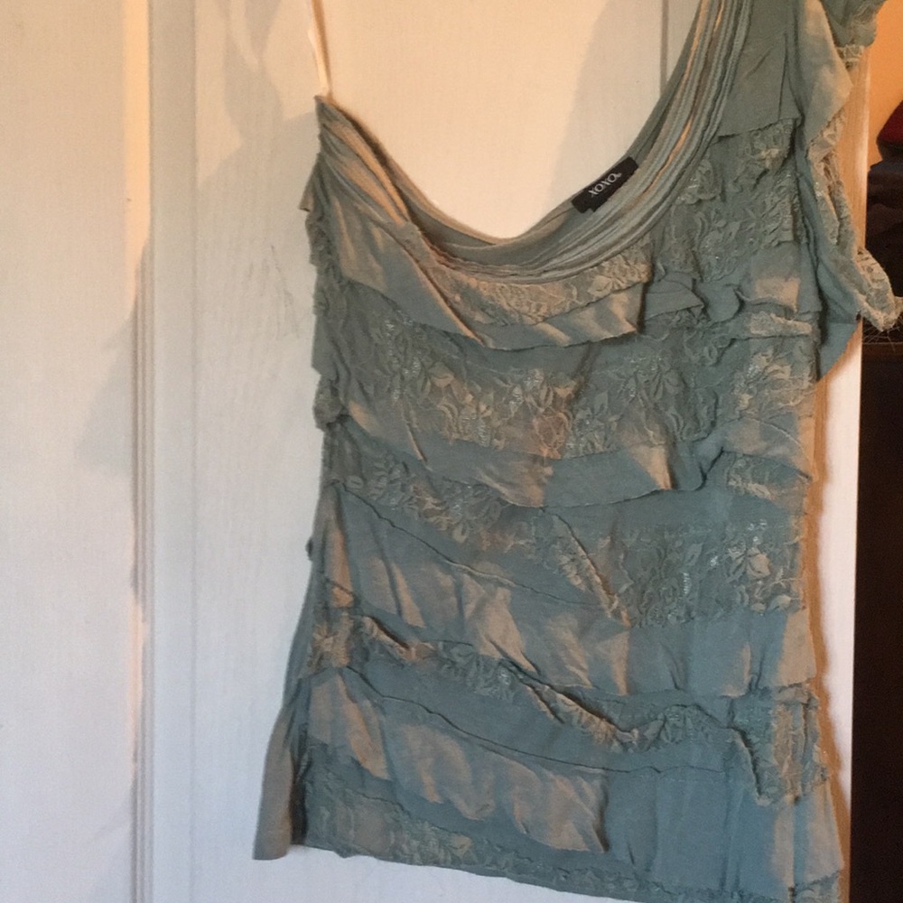 Green xoxo one sleeve blouse